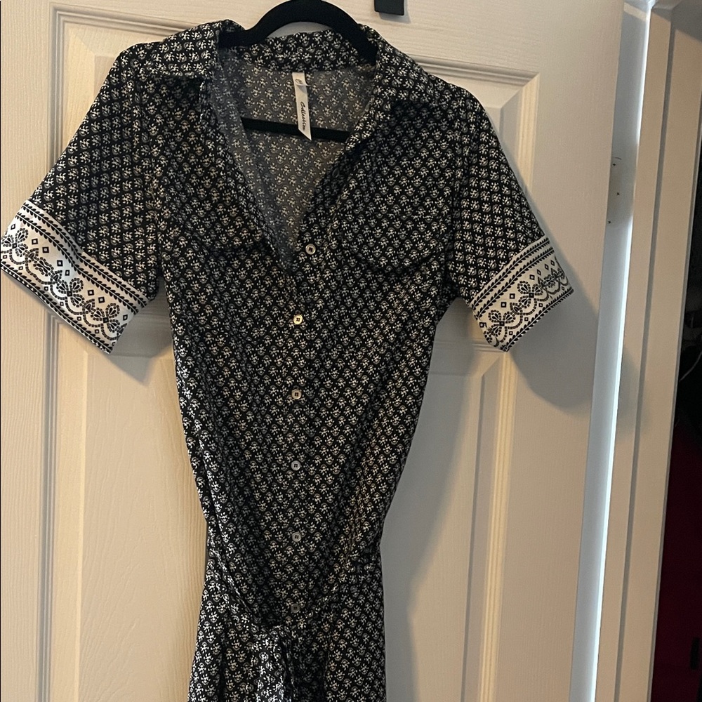 Collection NY Black and White Geometric Midi Dress